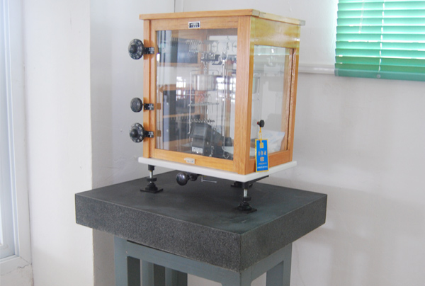 檢測(cè)設(shè)備